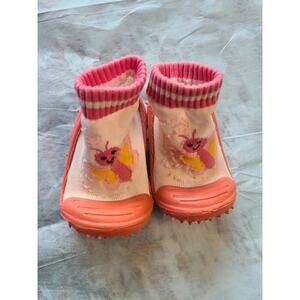 Girl's Skidders socks/shoes toddler size 4 pink butterfly hard sole
